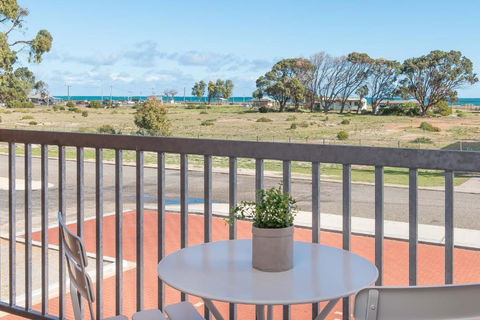 Jurien Bay Motel Apartments - Melbourne Tourism 1