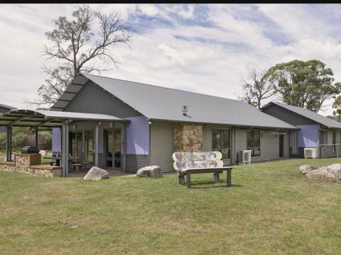 Kickenback Lodge - Melbourne Tourism 3