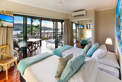 NEWLY BEAUTFULLY RENOVATED 16 The Casuarina 3 Bedroom House With 180 Degree Ocean Views - Melbourne Tourism 3