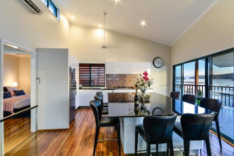 NEWLY BEAUTFULLY RENOVATED 16 The Casuarina 3 Bedroom House With 180 Degree Ocean Views - Melbourne Tourism 5