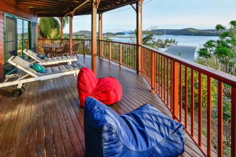 NEWLY BEAUTFULLY RENOVATED 16 The Casuarina 3 Bedroom House With 180 Degree Ocean Views - Melbourne Tourism 4