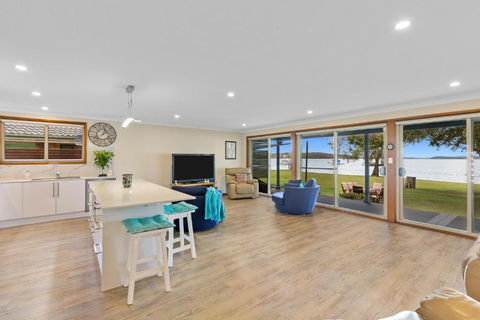 Kalimna Lakeside Living - Melbourne Tourism 2