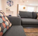 Contemporary Esprit with river reserve access - Melbourne Tourism