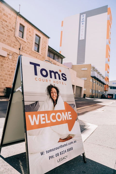 Tom's Court Hotel - Melbourne Tourism 2