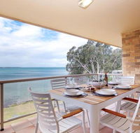 3 Pelican Sands 83 Soldiers Point Rd stunning waterfront unit with magical water views  air conditioning - Melbourne Tourism