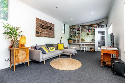 SUNSET BEACH SHACK On SURF - Melbourne Tourism 0