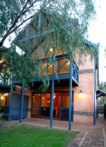 Beach Casa - Melbourne Tourism 6