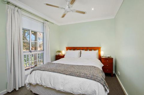 Hilldo Lovely Mountainside Accommodation - Melbourne Tourism 6