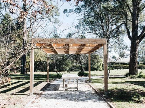 KIRRIEMUIR Burradoo Southern Highlands 4pm Check Out Sunday - Melbourne Tourism 3