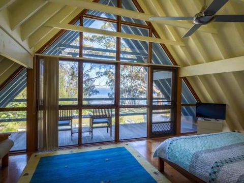 SORRENTO LAKESIDE Sanctuary Point 4pm Check Out Sundays - Melbourne Tourism 1