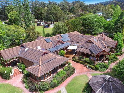 THE ELMS Berry Berry & Surrounds 4pm Check Out Sundays - Melbourne Tourism 4