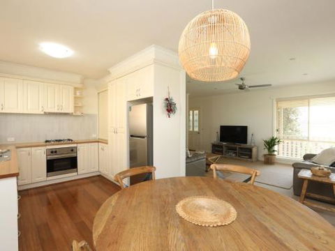 Banksia Beach House - Melbourne Tourism 6