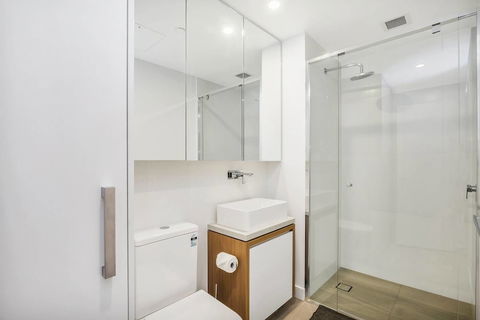FV Iconic Designer APT, Parking, Near CBD Qfv147-14 - Melbourne Tourism 4