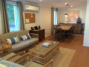 Quiet Rural Retreat With Spa - Melbourne Tourism 6