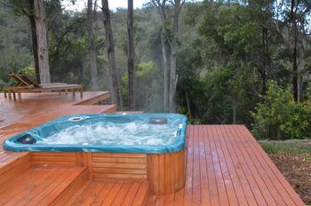 Quiet Rural Retreat With Spa - Melbourne Tourism 3