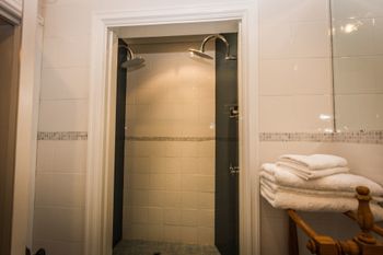 Spooky Hall Motel - Melbourne Tourism 2