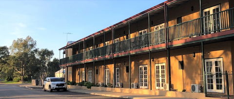 Settlers Hotel York - Melbourne Tourism 1