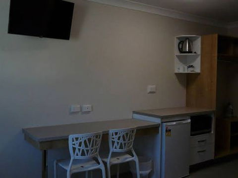 BEST WESTERN CASTLE LODGE MOTEL - Melbourne Tourism 1