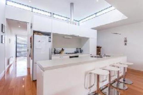 Anglesea Surf Beach Apartments - Melbourne Tourism 4