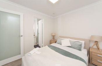 Lakeview Apartment Suite 16 - Melbourne Tourism 1