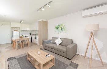 Lakeview Apartment Suite 16 - Melbourne Tourism 2