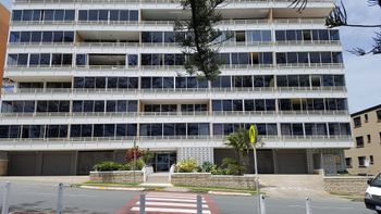 Point Break 2 Bedroom Apartment - Melbourne Tourism 3