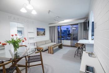 1 BR Park Breathtaking Sydney Skyline - Melbourne Tourism 0