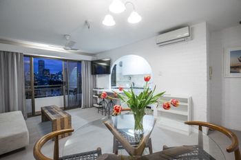 1 BR Park Breathtaking Sydney Skyline - Melbourne Tourism 4