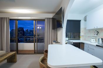 1 BR Park Breathtaking Sydney Skyline - Melbourne Tourism 6