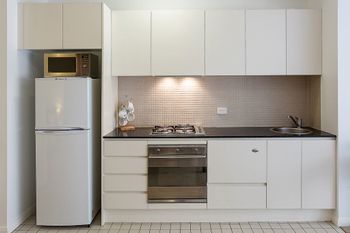 The Apartment Service AX705 - Melbourne Tourism 6