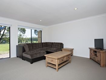 Villa 127 Horizons Golf Resort - Melbourne Tourism 6