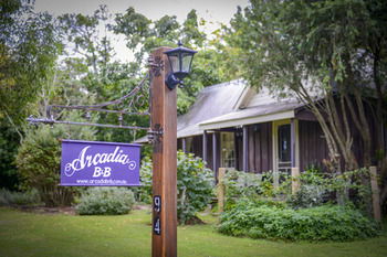 Arcadia Bed & Breakfast & Cottages - Melbourne Tourism 0