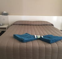 Lake Lefroy Motel  Bar - Melbourne Tourism