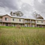 BATHURST GOLDFIELDS MOTEL On MOUNT PANORAMA - Melbourne Tourism 0