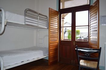 Aussie Way Backpackers - Melbourne Tourism 2