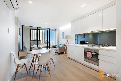 IFSuites (IFSTAYS) Light House Apartment - Melbourne Tourism 3