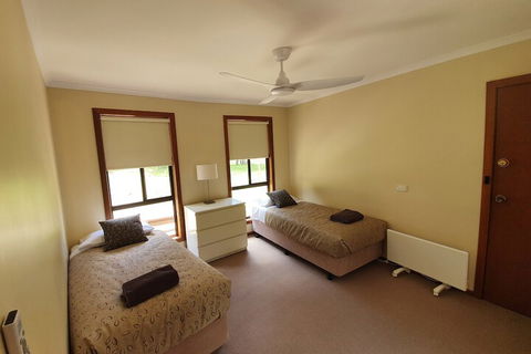 Annies Holiday Units - Melbourne Tourism 5