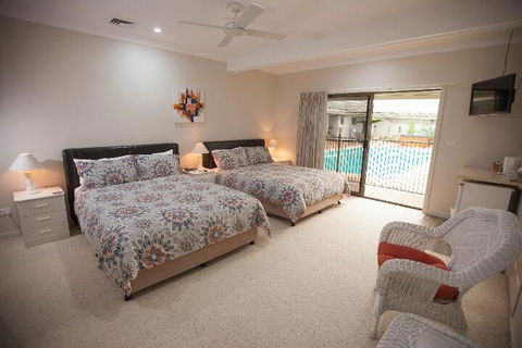 Batemans Bay Manor - Melbourne Tourism 3