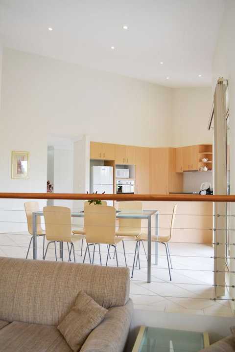 Parker By The Sea - Melbourne Tourism 4