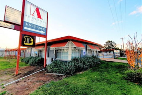 Ardeanal Motel West Wyalong - Melbourne Tourism 0
