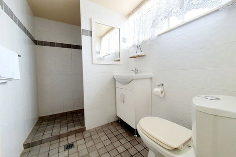 Ardeanal Motel West Wyalong - Melbourne Tourism 7