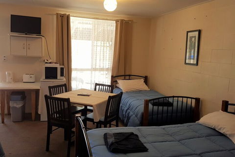 Murray Gardens Cottages & Motel - Melbourne Tourism 3