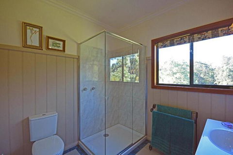 Araluen Park Cottages - Melbourne Tourism 5