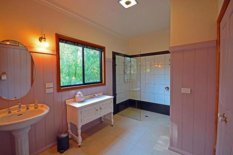 Araluen Park Cottages - Melbourne Tourism 2