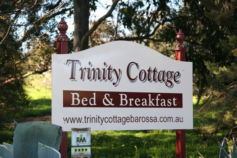 Trinity Cottage - Melbourne Tourism 1
