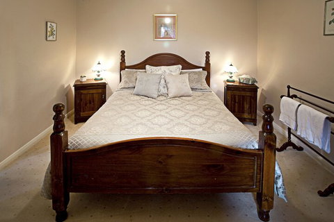 Trinity Cottage - Melbourne Tourism 4