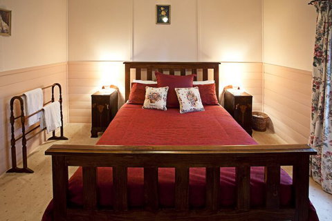 Trinity Cottage - Melbourne Tourism 6