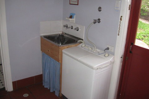 Trinity Cottage - Melbourne Tourism 7