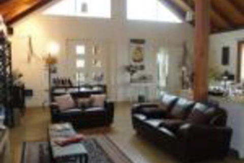 Outlook Hill Pavilion Suites & Spa Cottages - Melbourne Tourism 0
