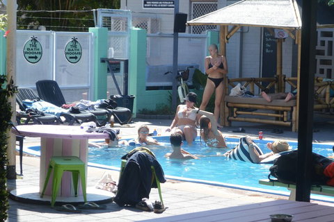 Youth Shack Backpackers - Hostel - Melbourne Tourism 1